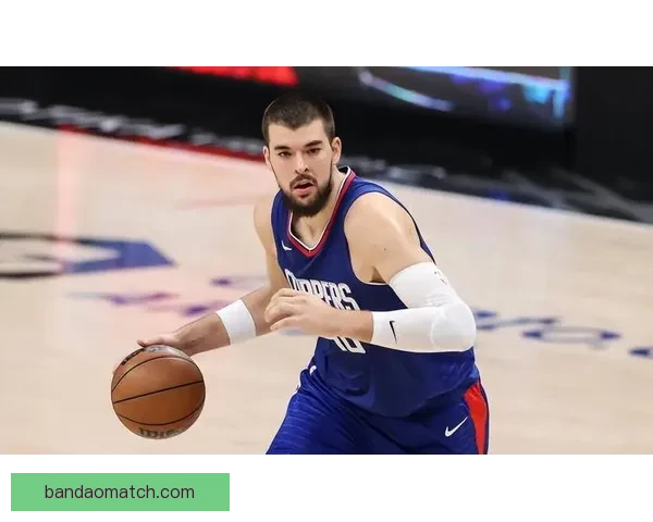 李凯尔：华子实力出众能融入球队 客场战胜强队才有总冠军希望